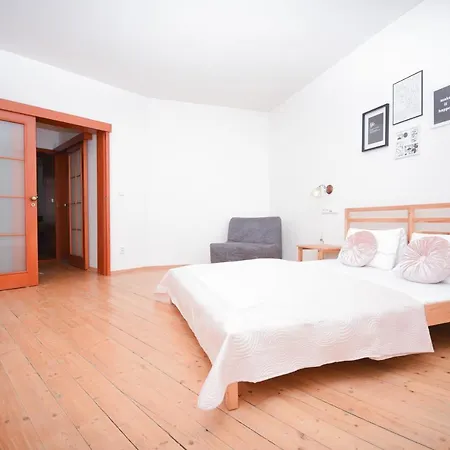Center - Vibrant & Colorful Apartment