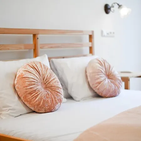 Center - Vibrant & Colorful Apartment Pressburg
